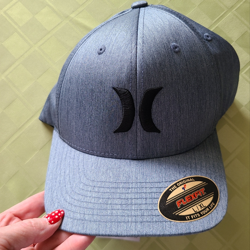 50 Off Nwt Hurley Brand Flexfit Baseball Hat